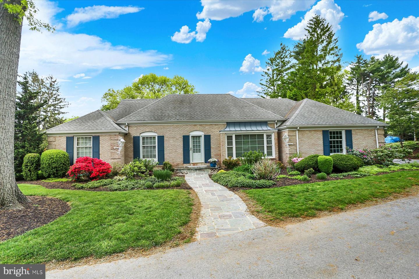 23 W West Lawn Circle, Wormleysburg