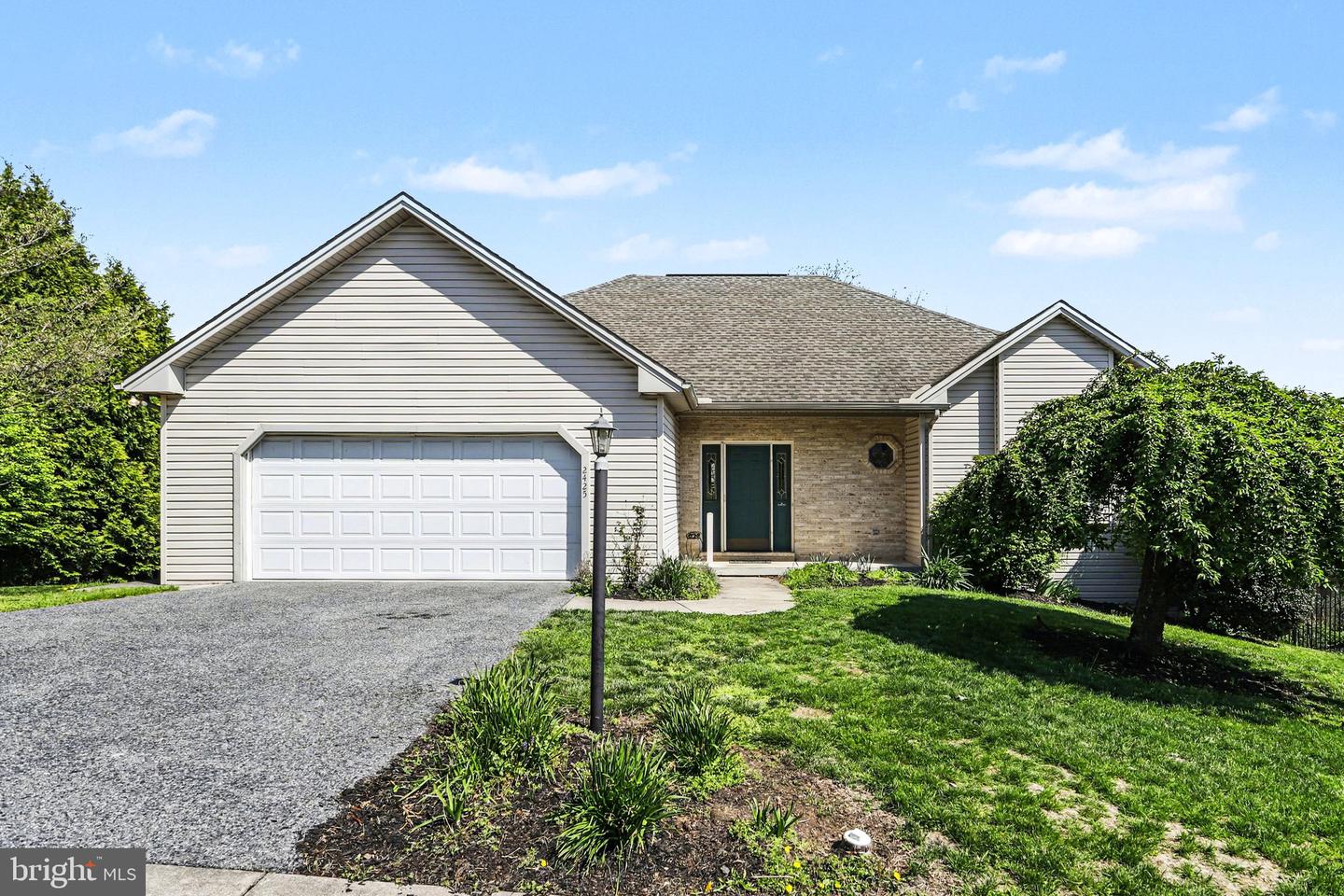 2425 Rolling Hills Drive, Mechanicsburg
