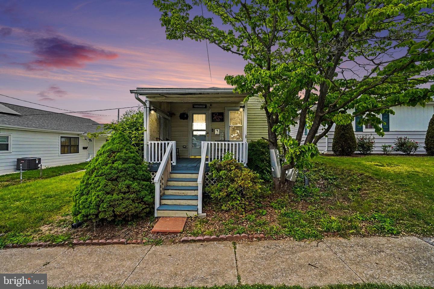 17 W Pine Street, Enola