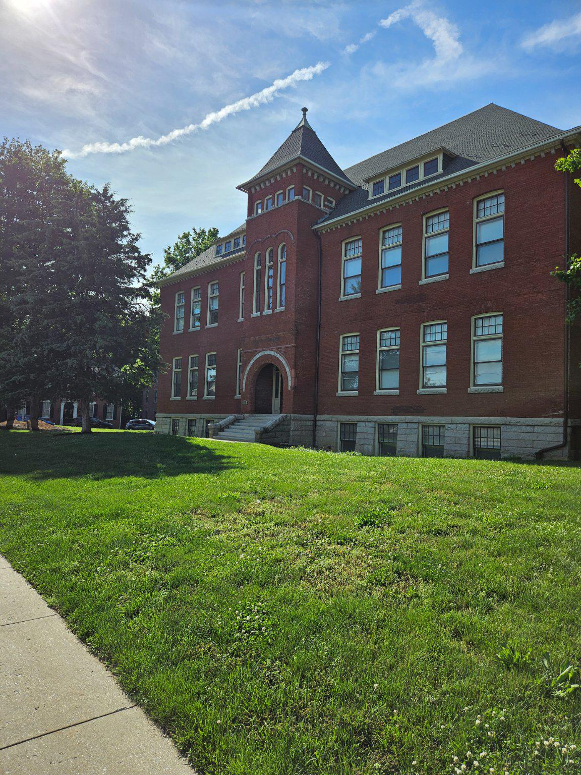 133 W Locust Street