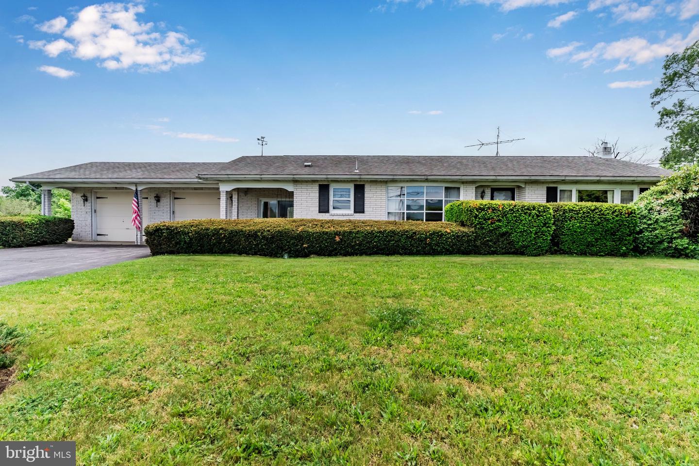112 Opossum Lake Road, Carlisle