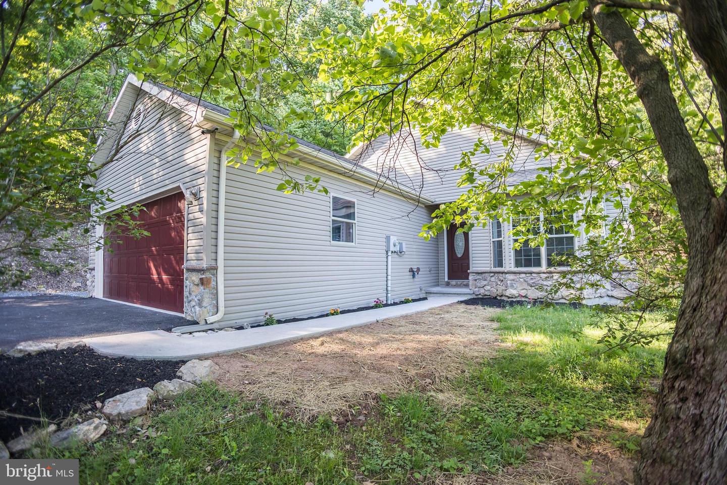 12rr Mountain Street