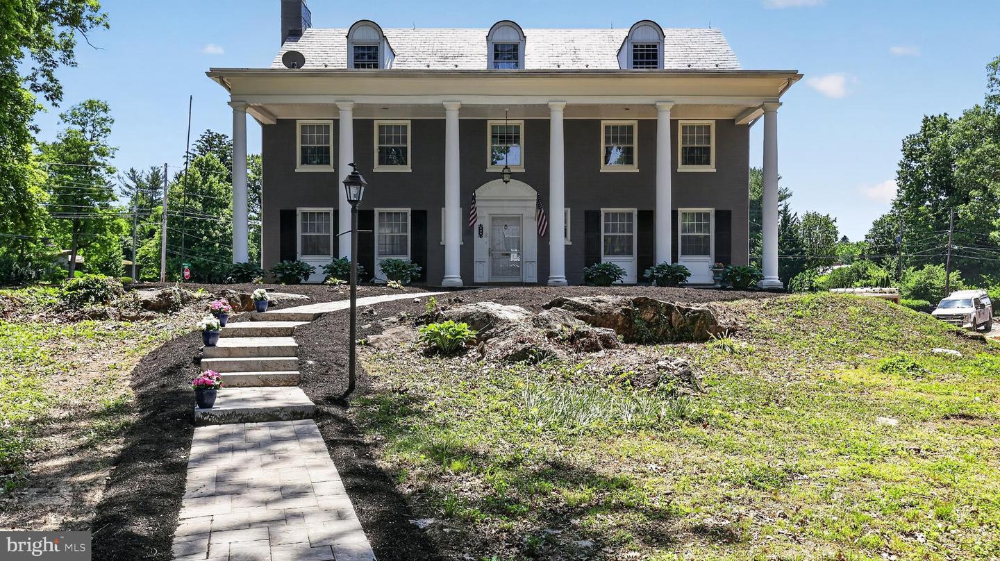 808 Walnut Lane