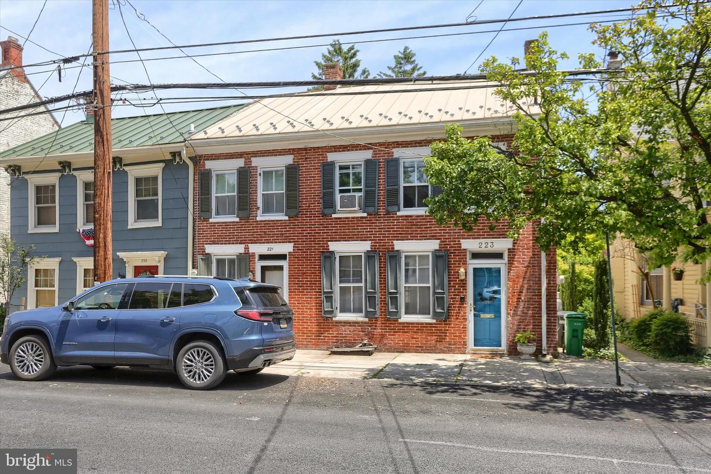 221 S Pitt Street, Carlisle