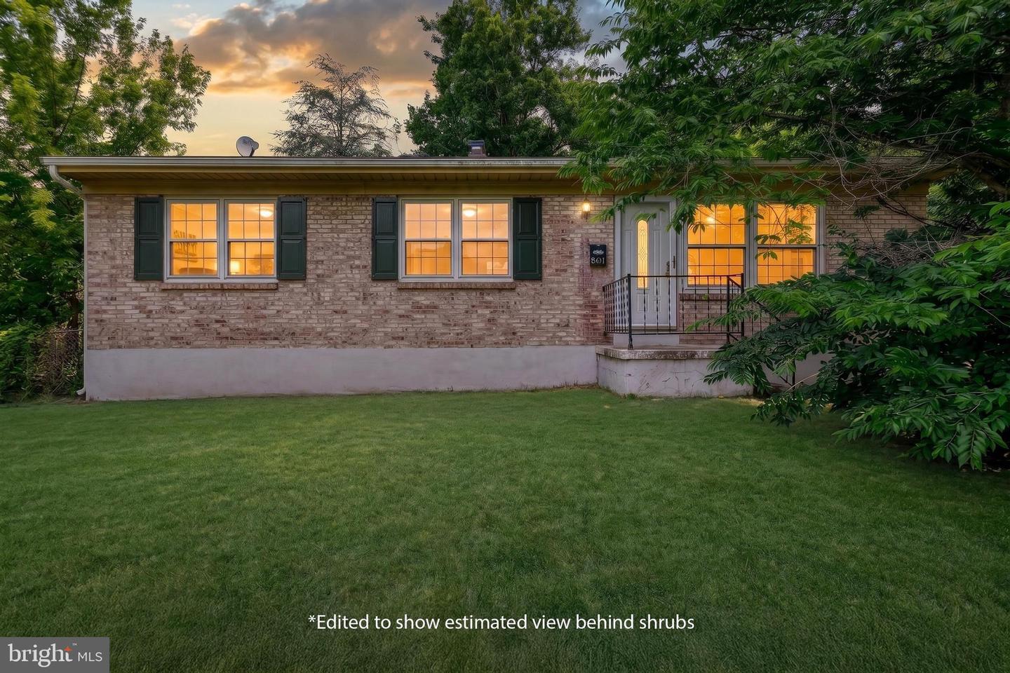 861 W Foxcroft Drive, Camp Hill
