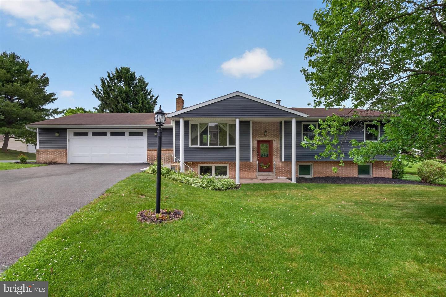 807 Lancelot Avenue