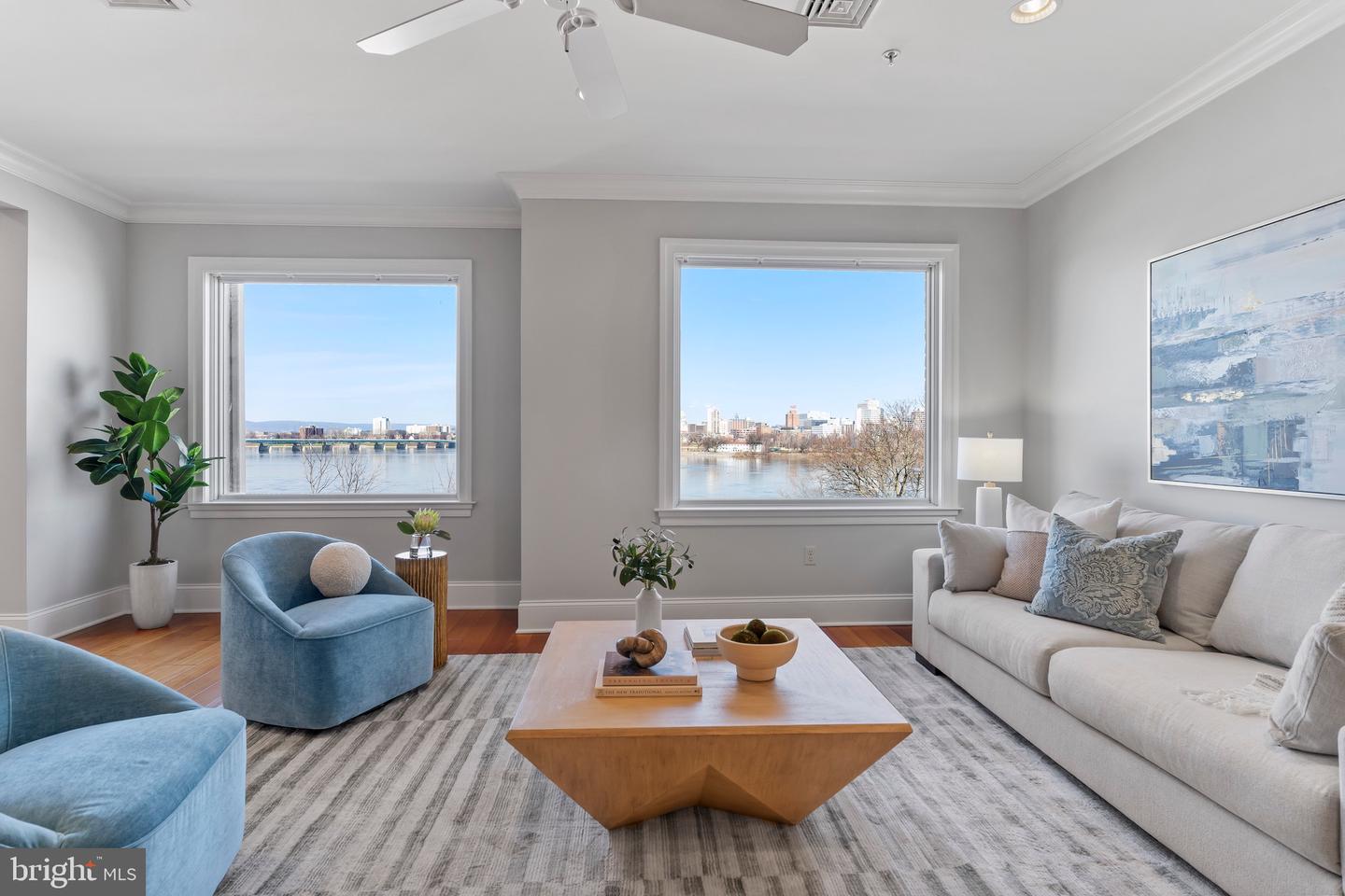 10 N Front St # 202