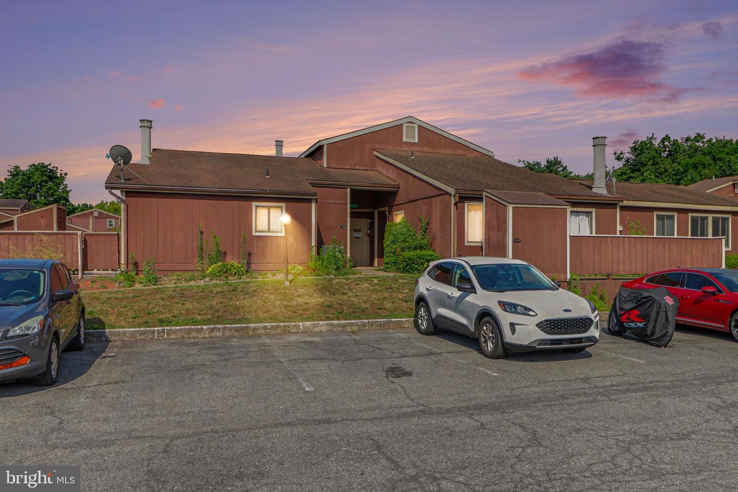 223 Lee Ct