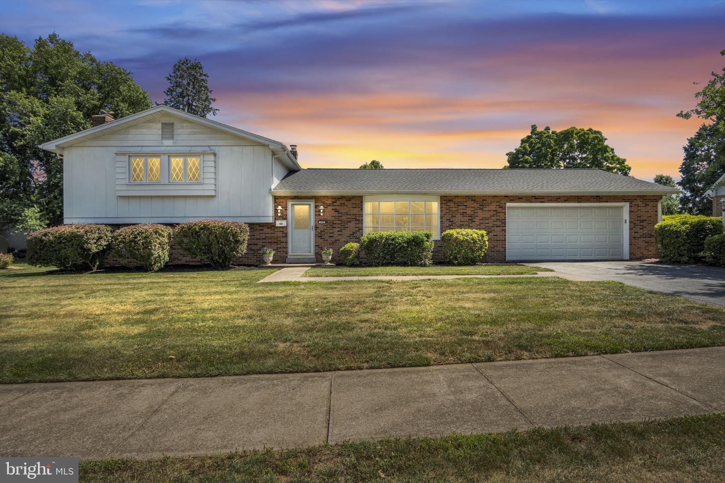 306 E Elmwood Avenue