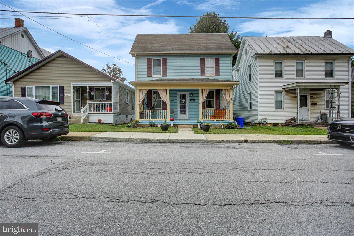 323 E Garfield Street