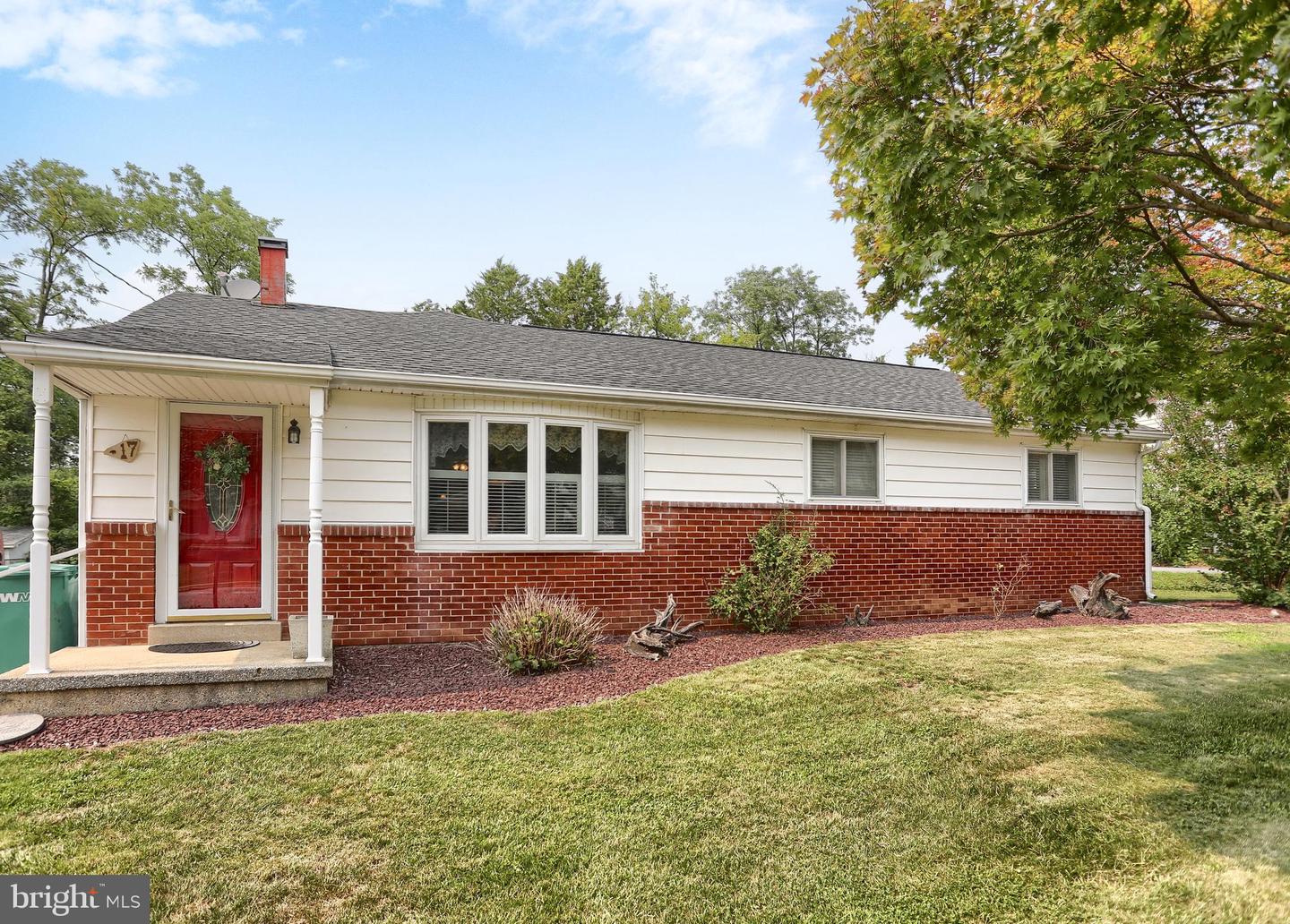 17 Dulles Drive W