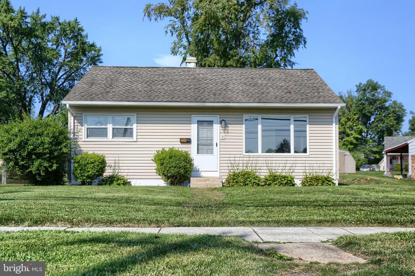 204 S Locust Street
