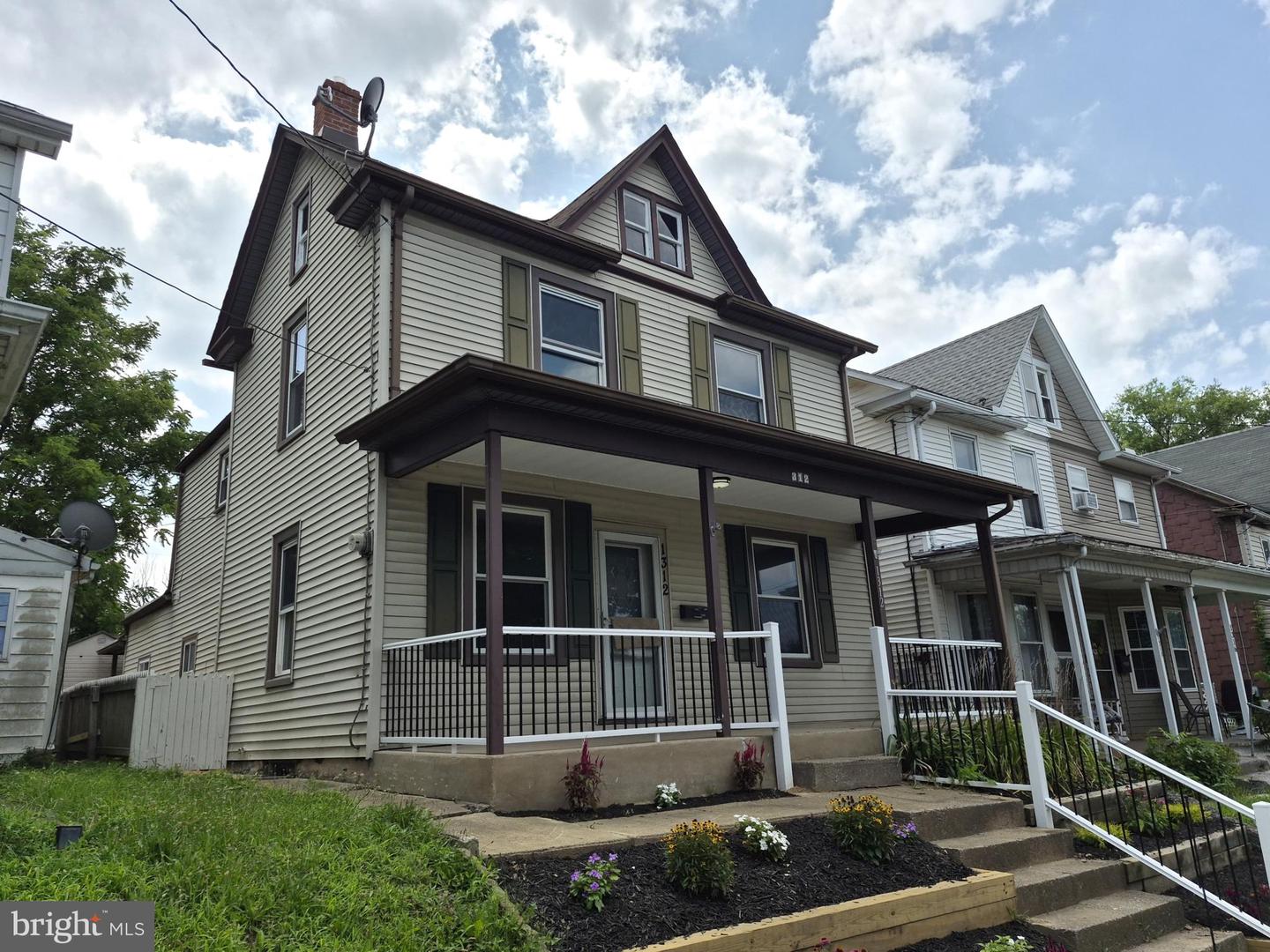 1312 4th Street, Enola