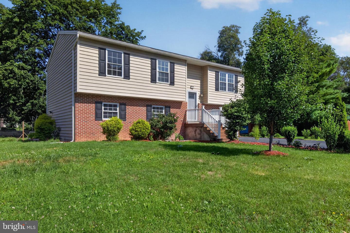 2 Raspberry Dr
