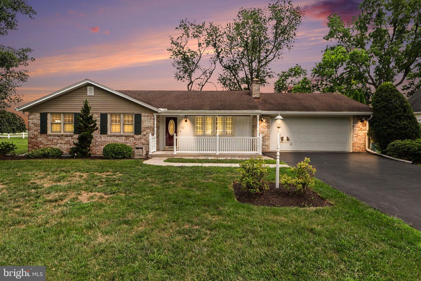 808 Forbes Road