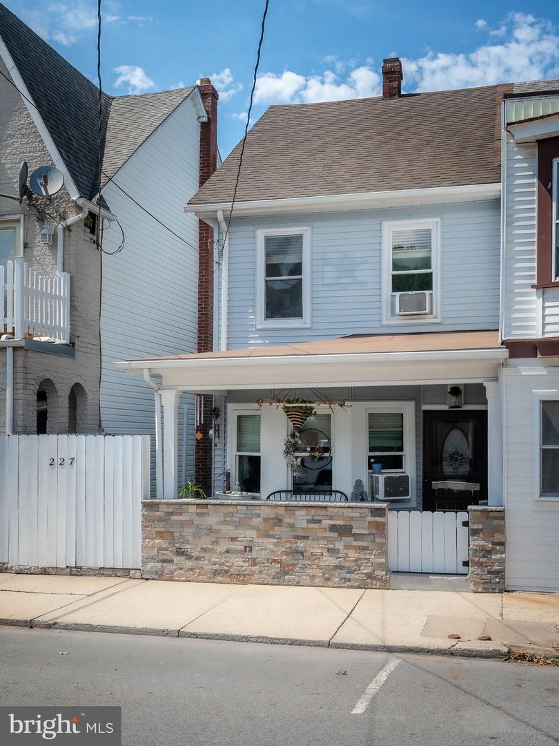 East Bertsch Street, Lansford