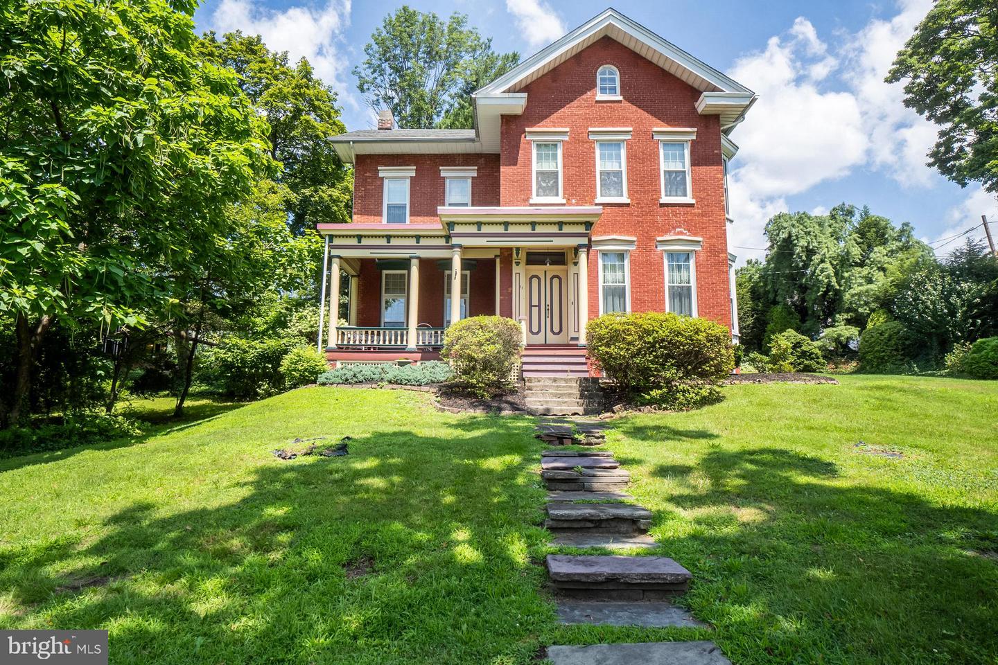 11 E Front Street, Jim Thorpe