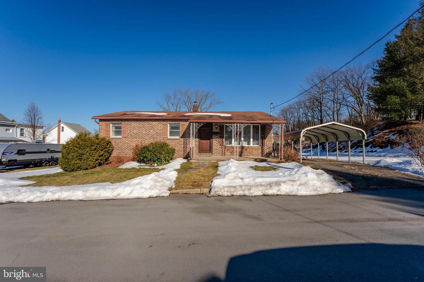 321 S Chestnut Street, Summit Hill
