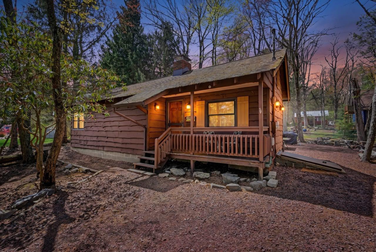 9 Crest Drive, Lake Harmony