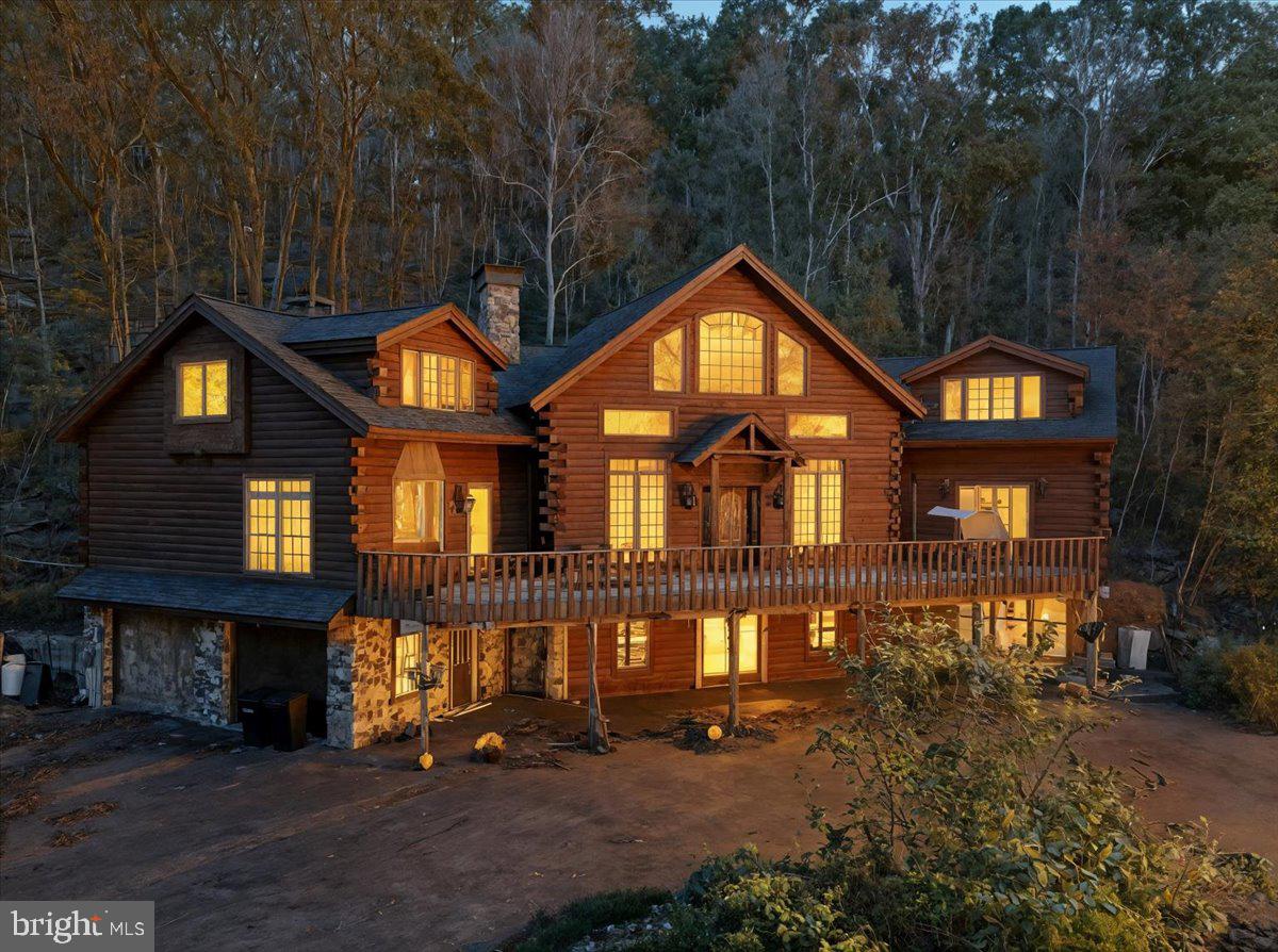 493 Lake Dr