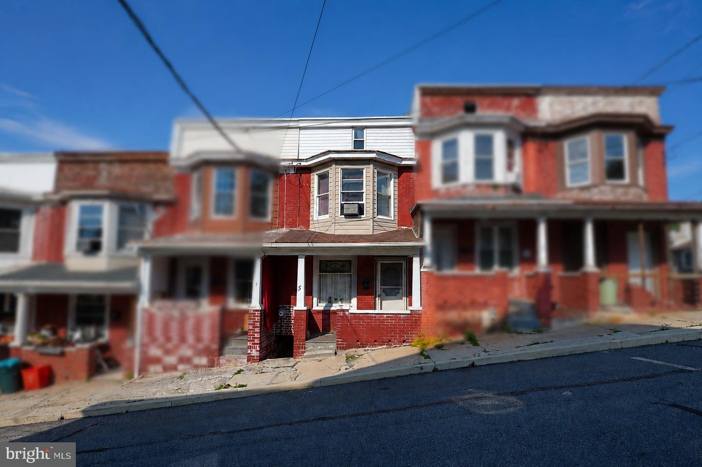 5 N Walnut St, Lansford