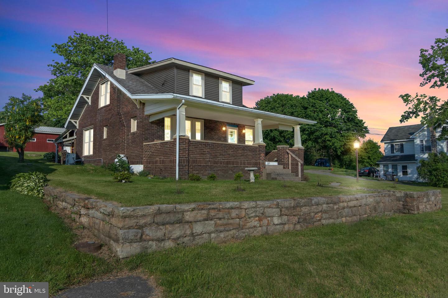 318 Clearfield Street, Wallaceton
