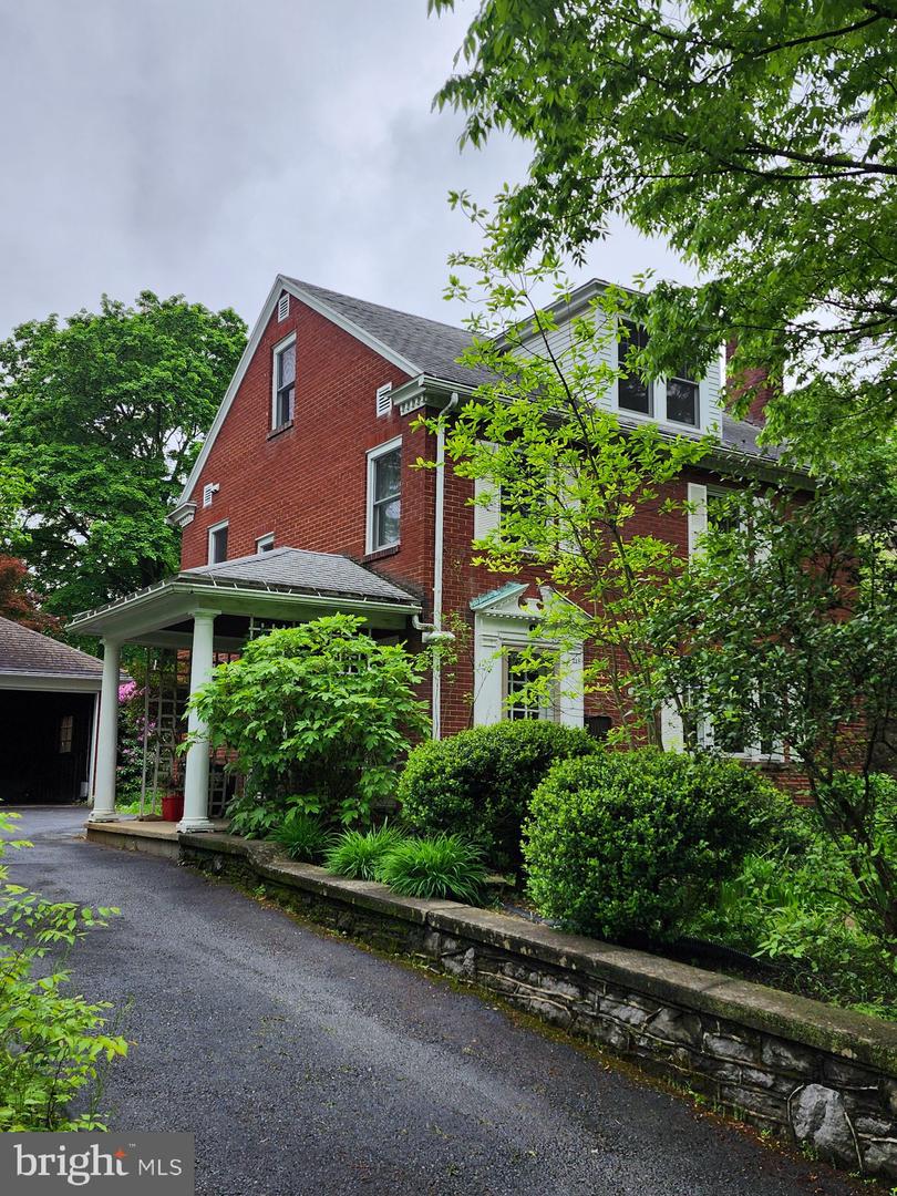 228 S Patterson Street, State College