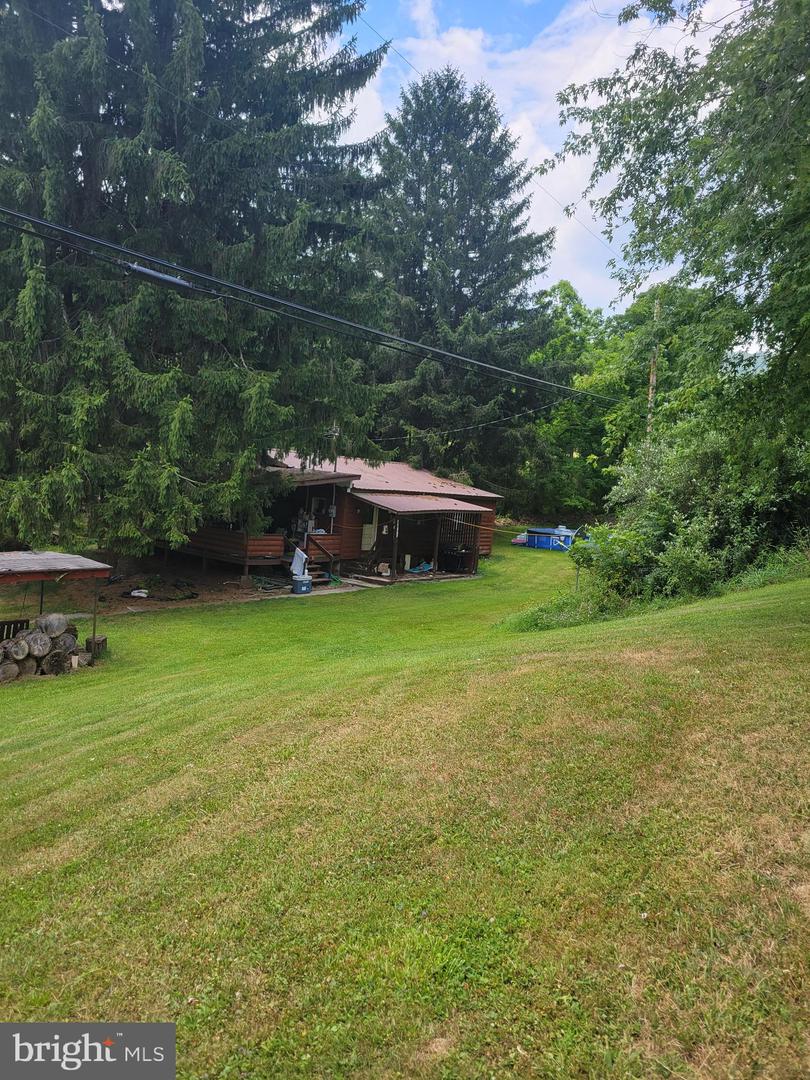 1997 Summit Hill Road, Howard