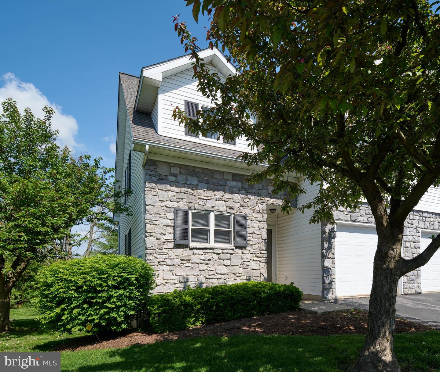 121 Washington Place #121, State College