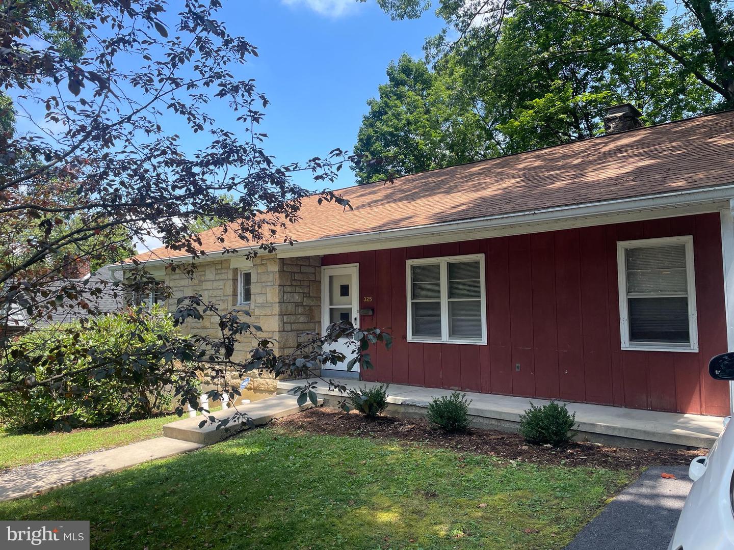325 S Sparks Street, State College