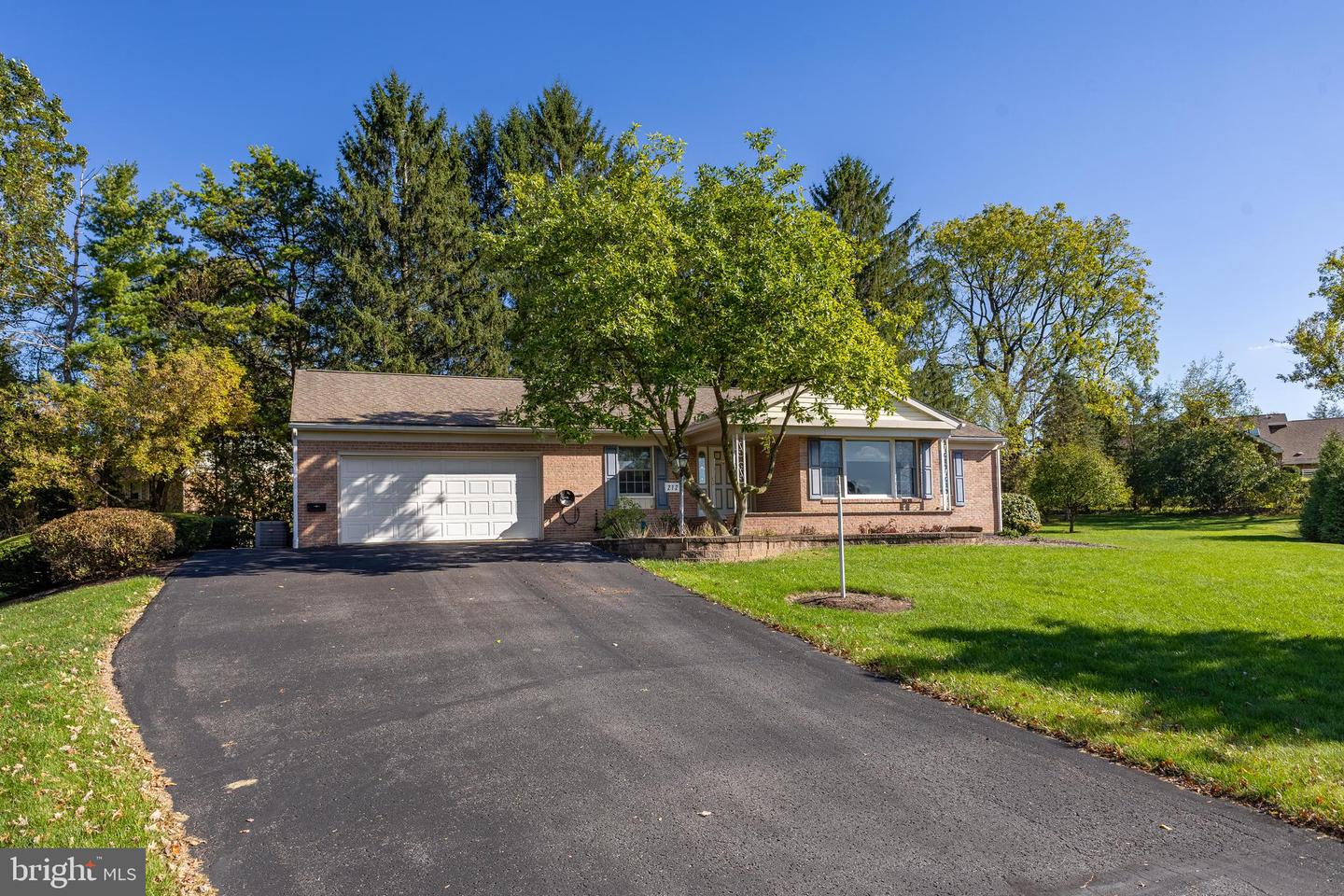 212 Seneca Circle, State College