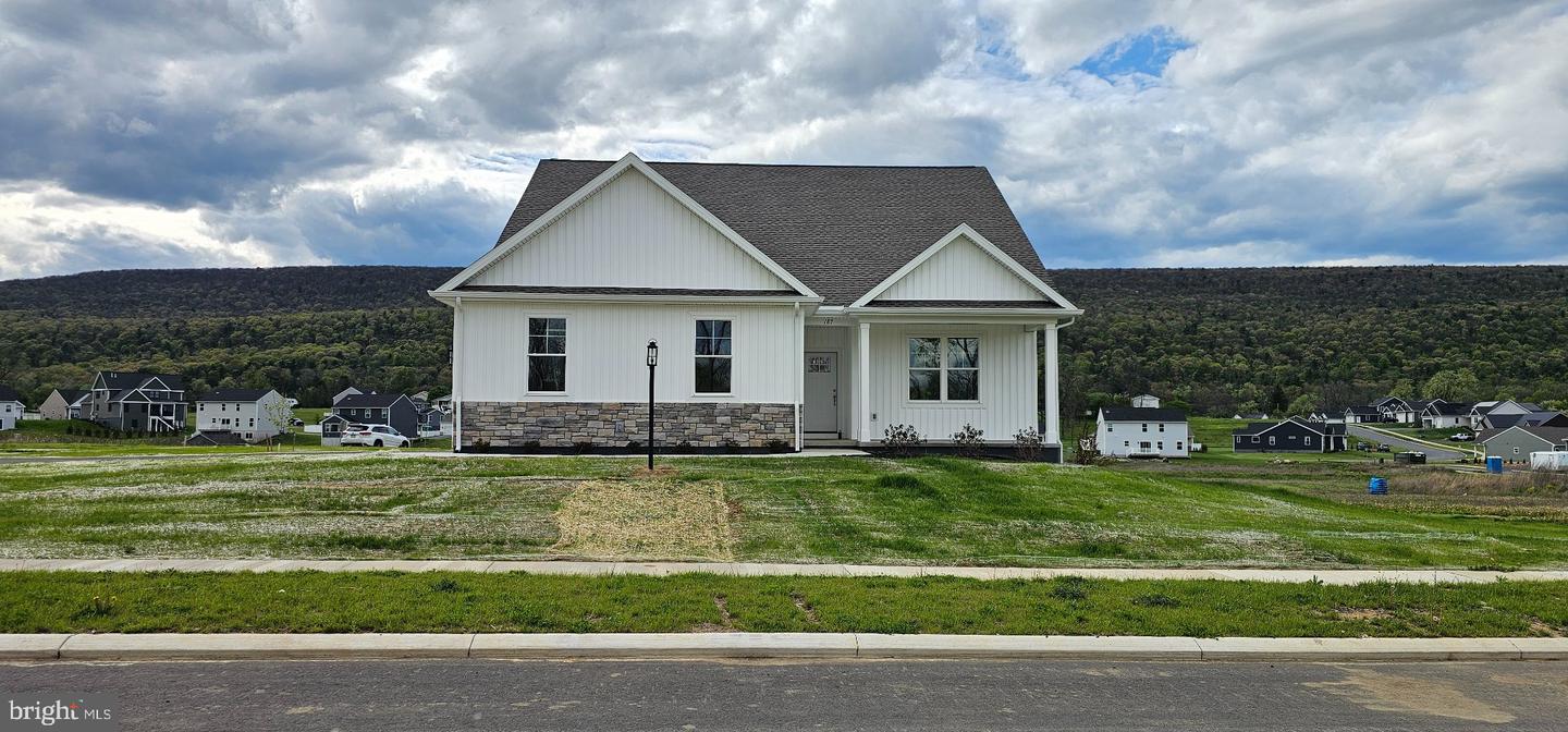 187 Heirloom Drive, Centre Hall