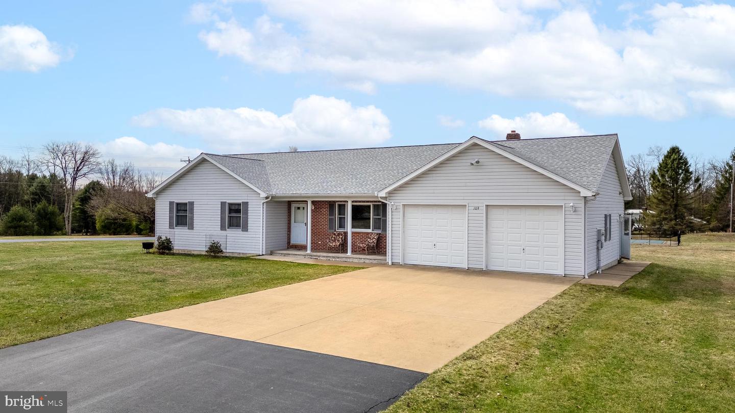 109 Meadow Drive, Karthaus