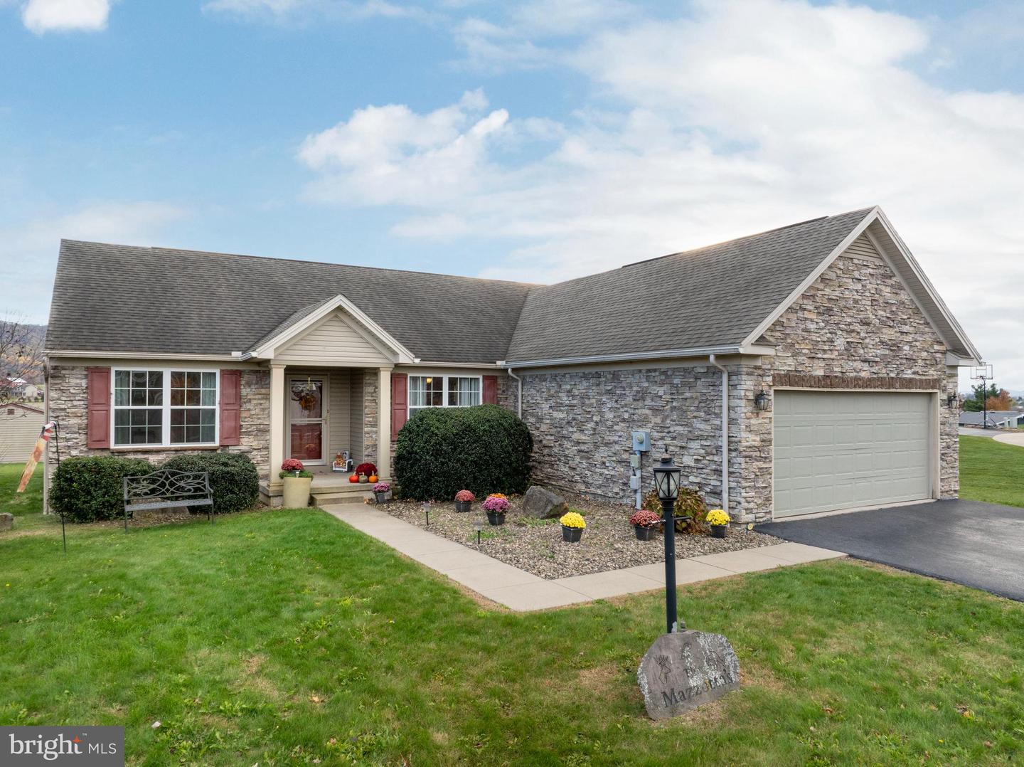 245 Archers Glen Circle, Bellefonte