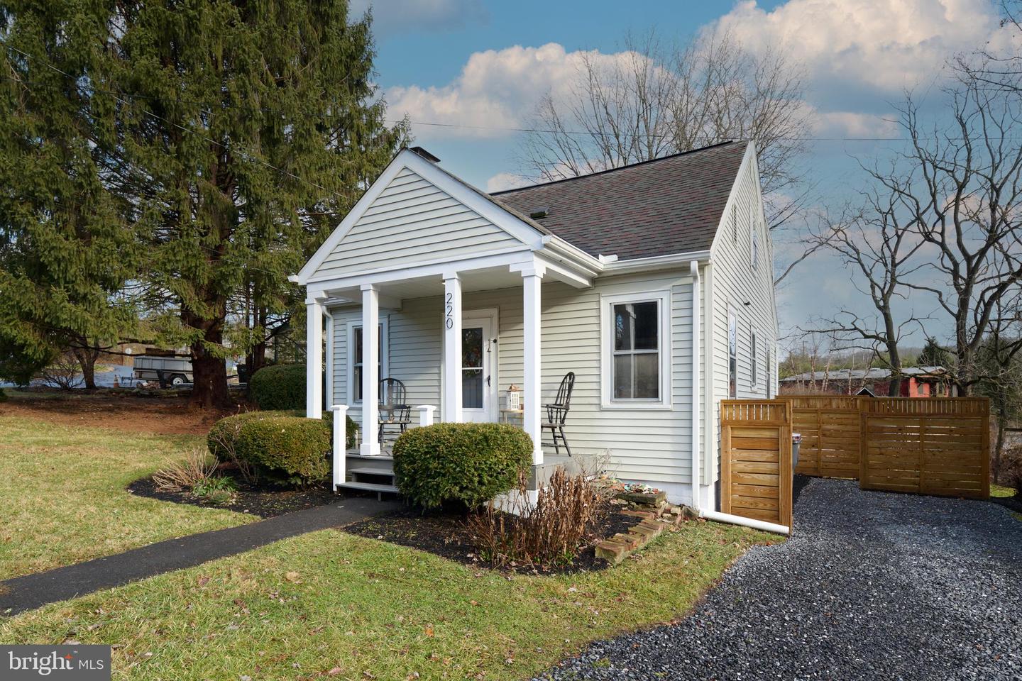 220 Shady Drive, State College