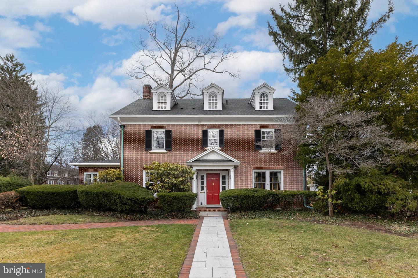305 E Hamilton Avenue, State College
