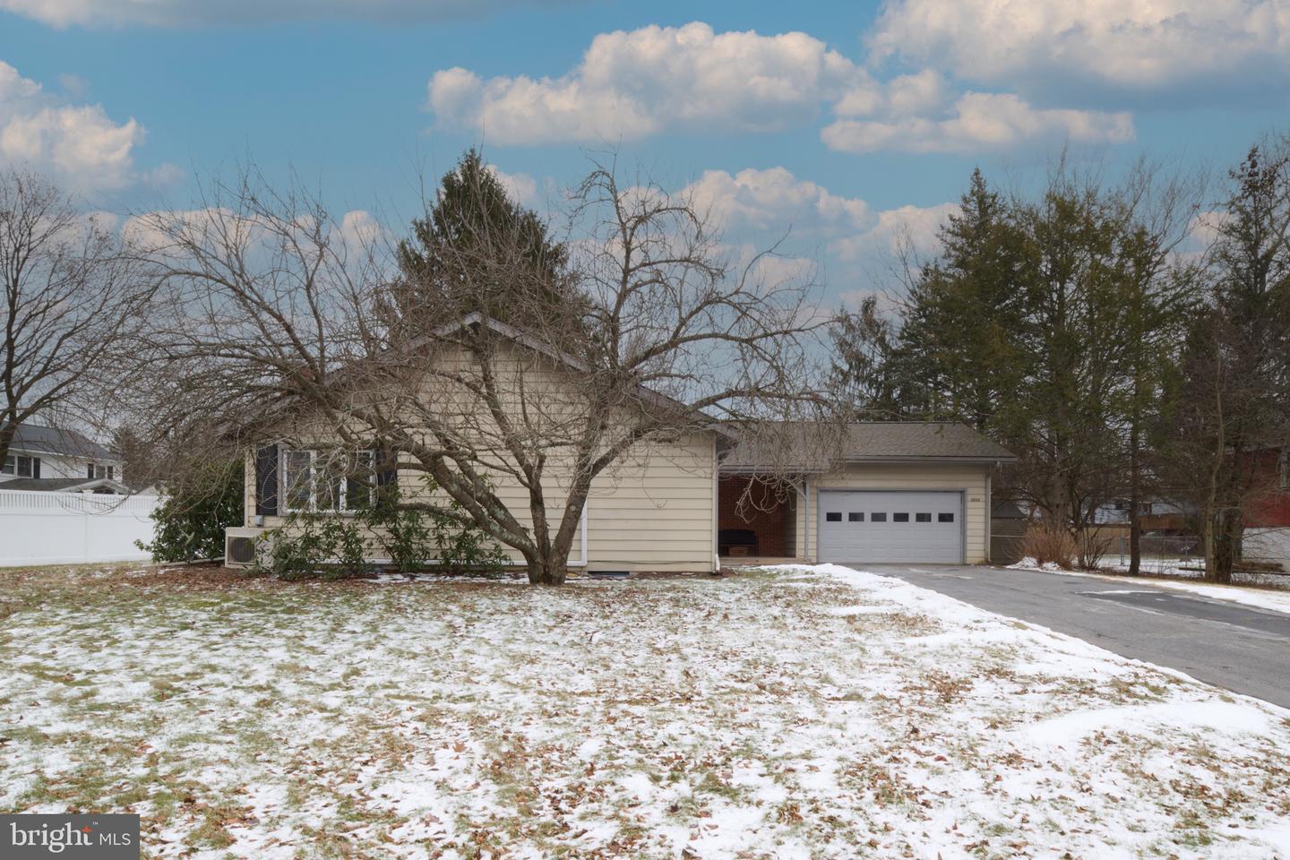 1612 Elizabeth Road, State College