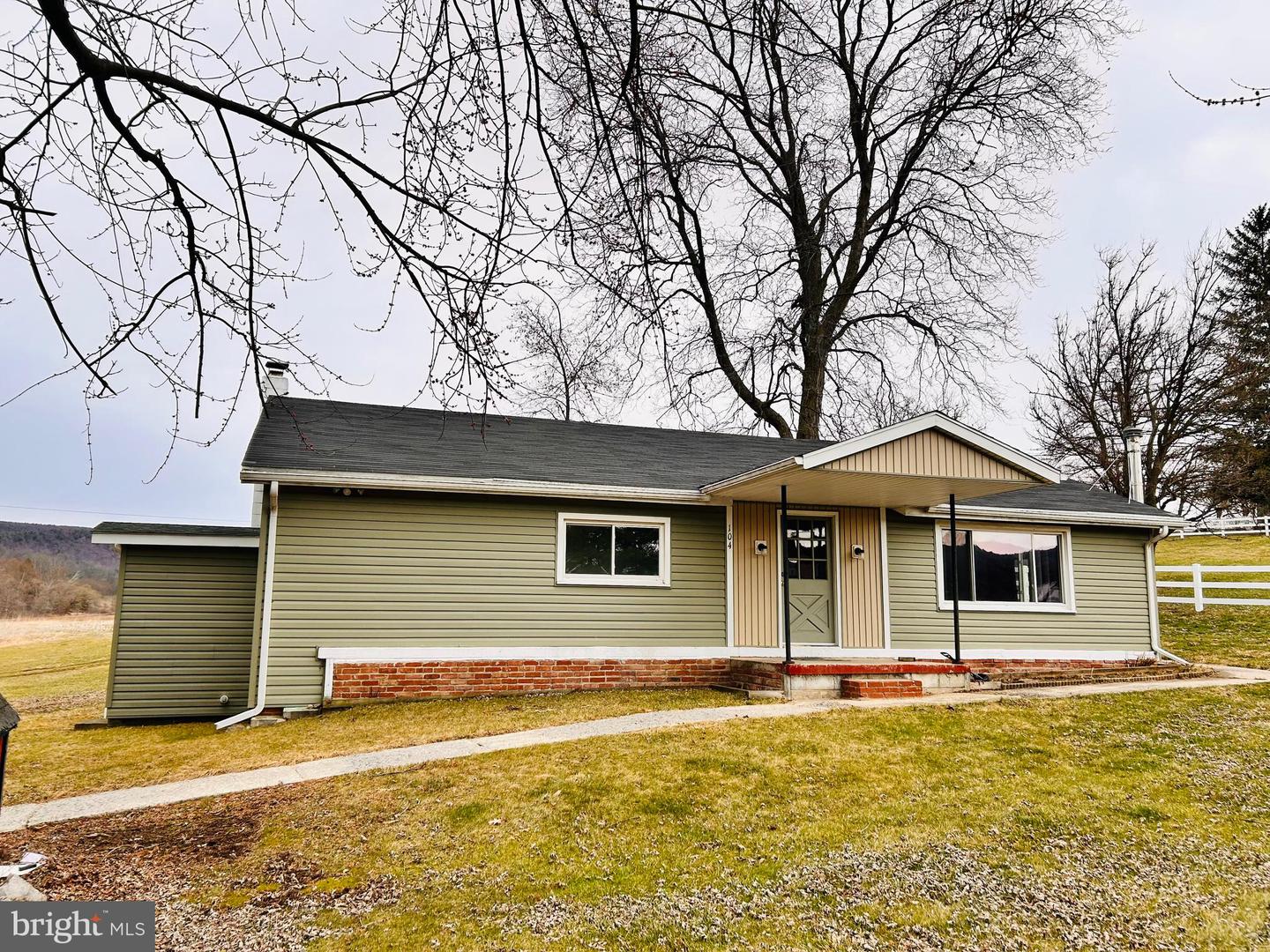 104 Apple Butter Road, Aaronsburg