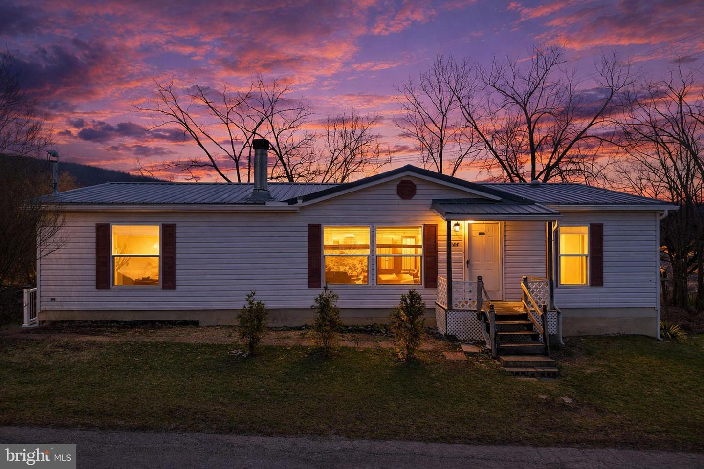 124 School House Drive, Howard