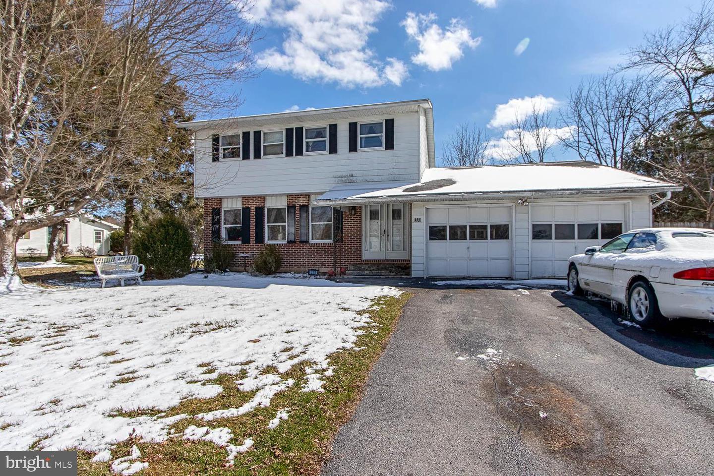 239 Meadow Lane, Pennsylvania Furnace