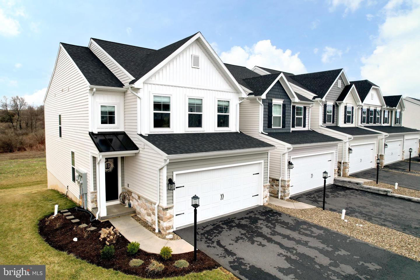 154 Magnolia Lane, State College