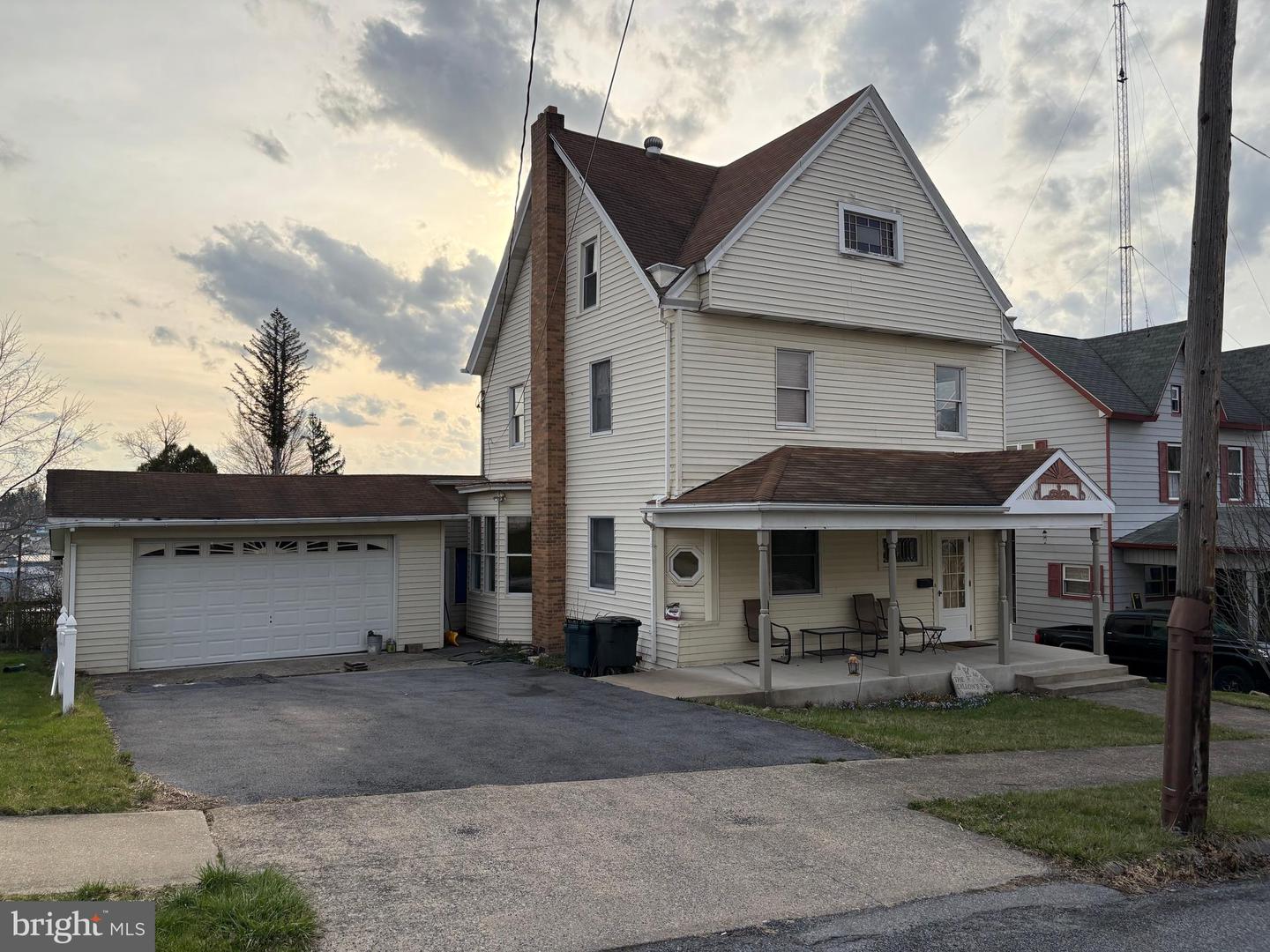 219 South Front Street