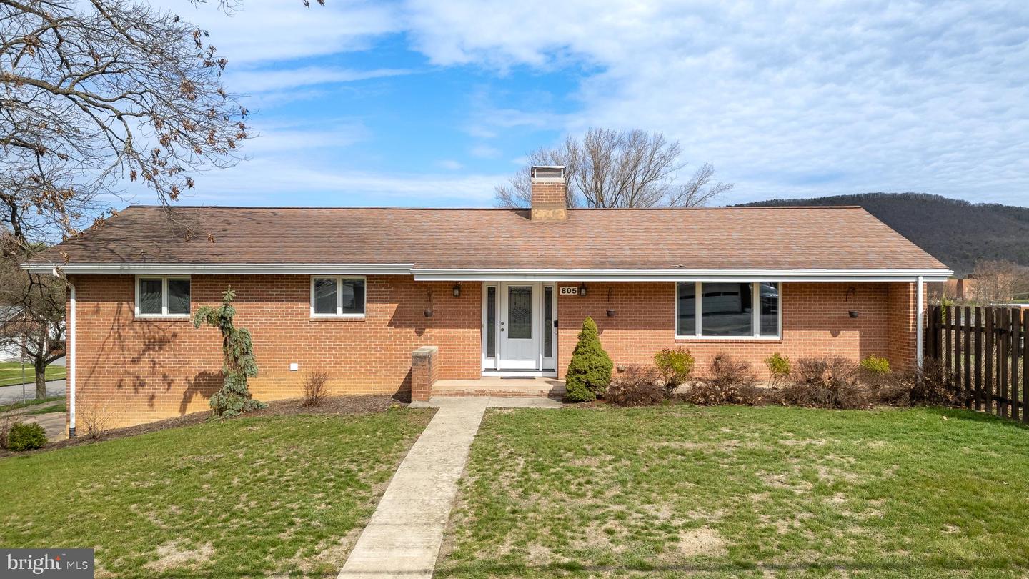 805 E High Street, Bellefonte