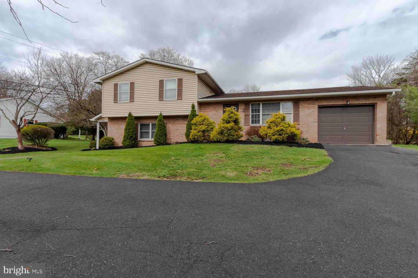 435-437 Easterly Parkway, State College