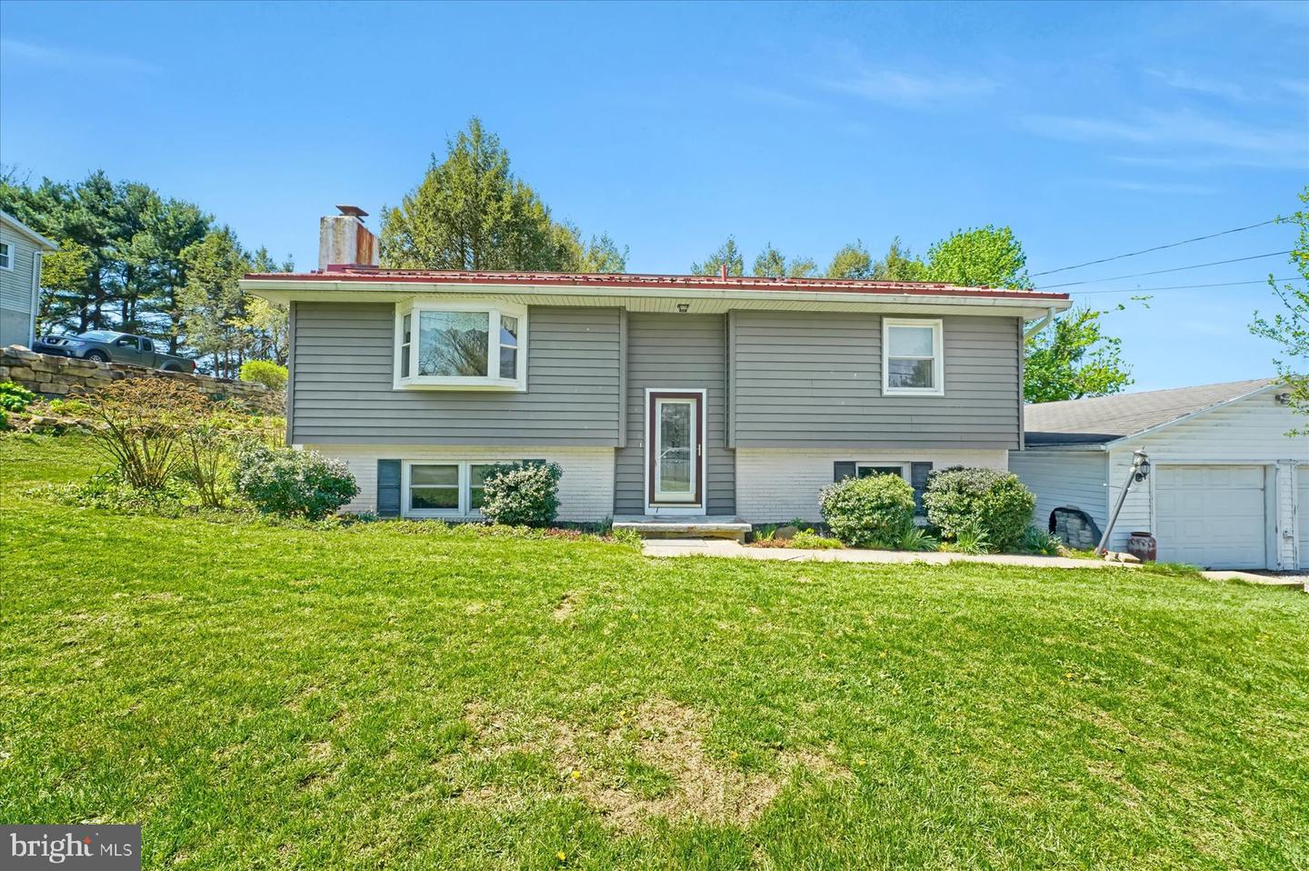 111 Fairbrook Drive