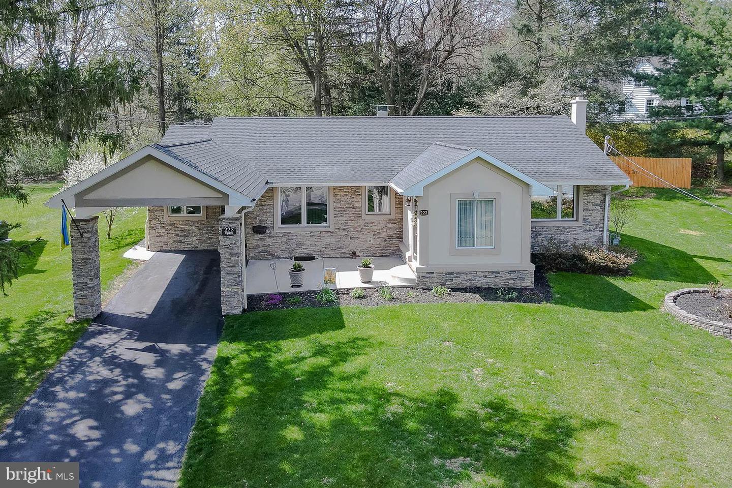 222 Fry Drive, State College