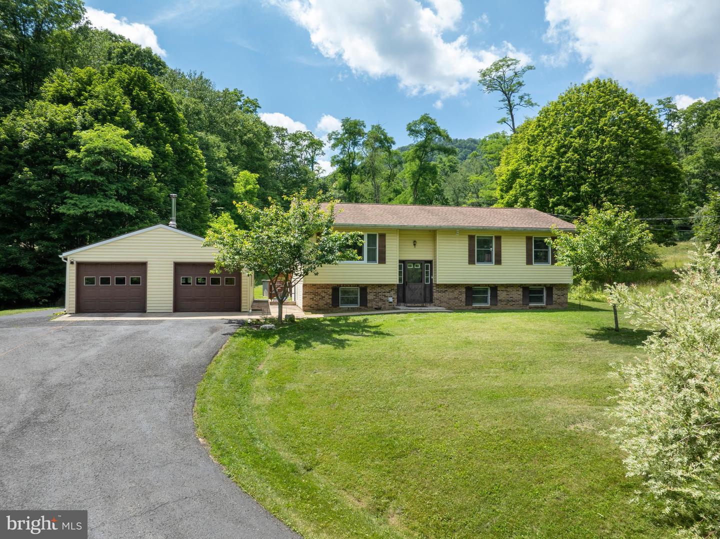 1425 Steele Hollow Road