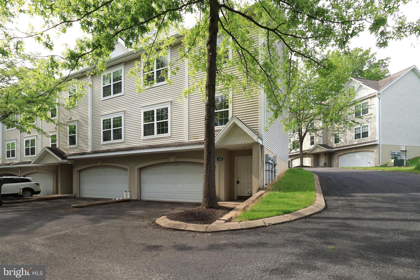 136 Kenley Court, State College