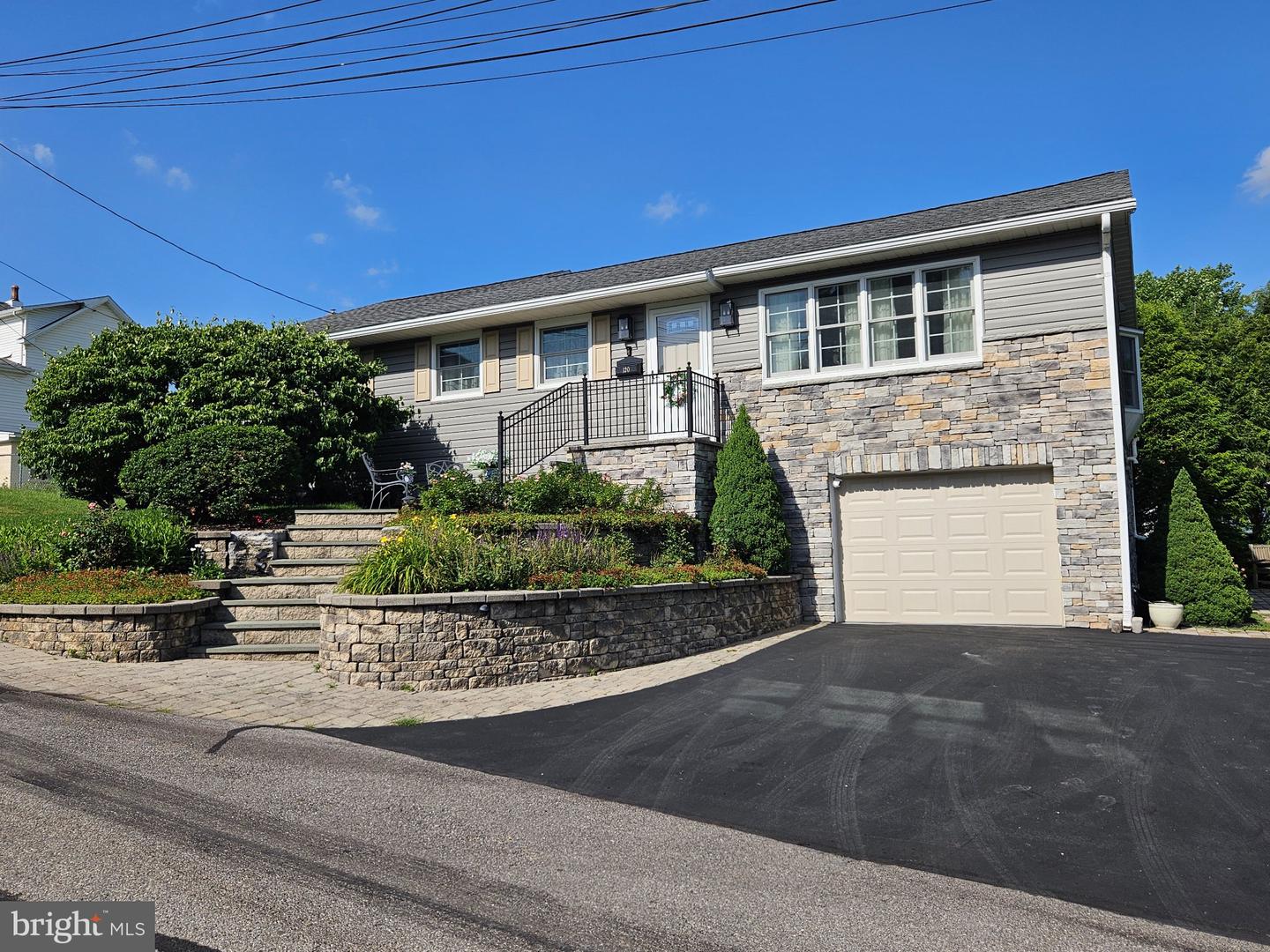 120 Badger Lane