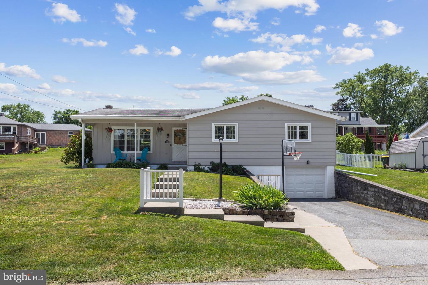 1042 Woodland Drive